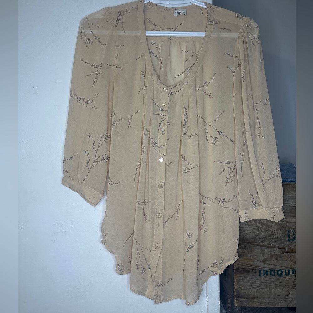 100% Silk Aritzia Babaton Button Up Floral Print Blouse Size Women’s Small